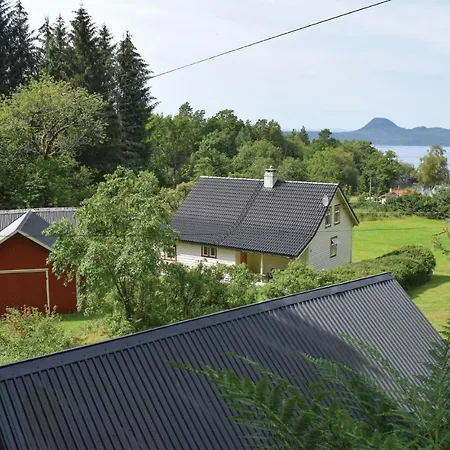 2 Bedroom Amazing In Skanevik * Tveitavoll