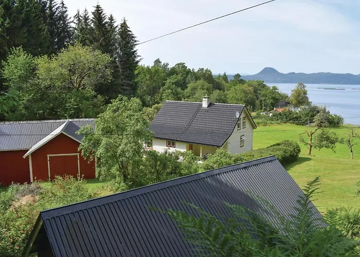 Skanevik Skanevikstrand * Skånevik